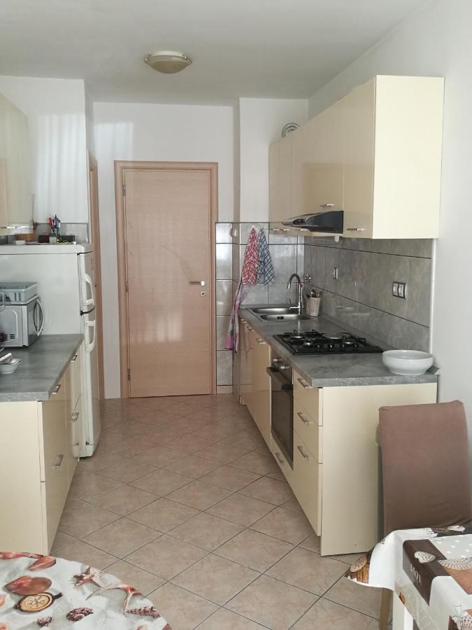 Nice And Cozy Two Single Bed Room Split Exteriér fotografie