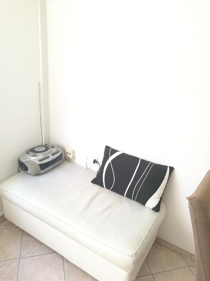Nice And Cozy Two Single Bed Room Split Exteriér fotografie
