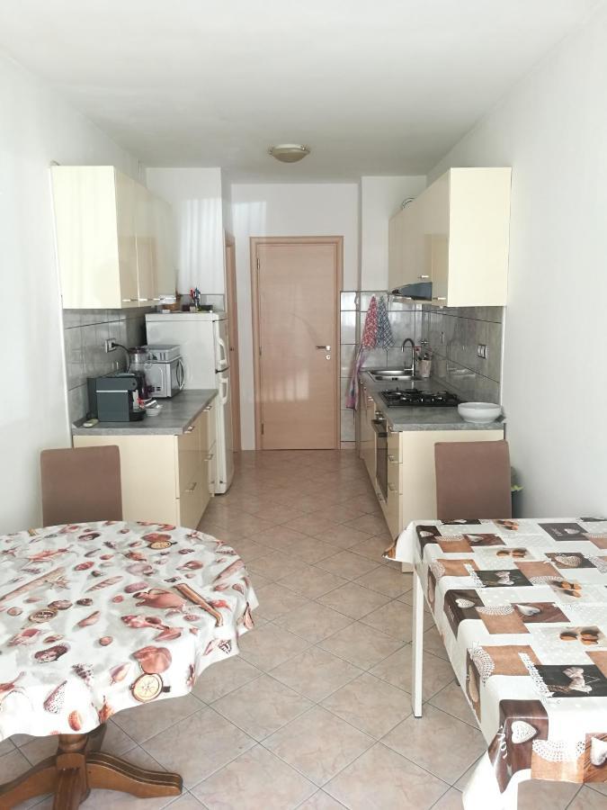 Nice And Cozy Two Single Bed Room Split Exteriér fotografie