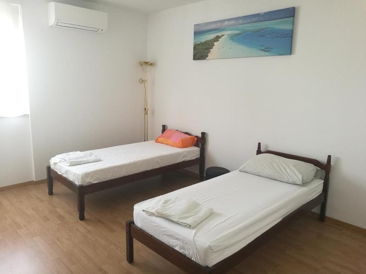 Nice And Cozy Two Single Bed Room Split Exteriér fotografie