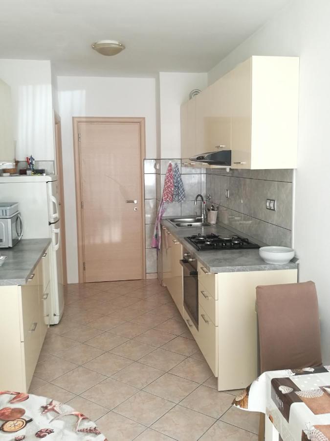 Nice And Cozy Two Single Bed Room Split Exteriér fotografie