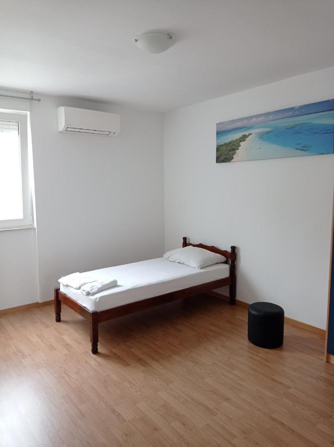 Nice And Cozy Two Single Bed Room Split Exteriér fotografie