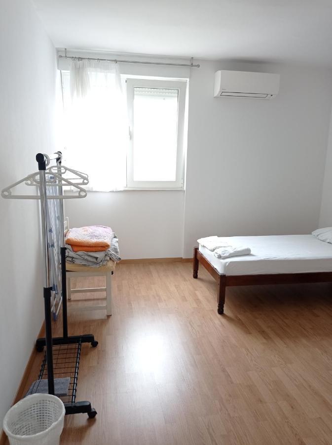 Nice And Cozy Two Single Bed Room Split Exteriér fotografie